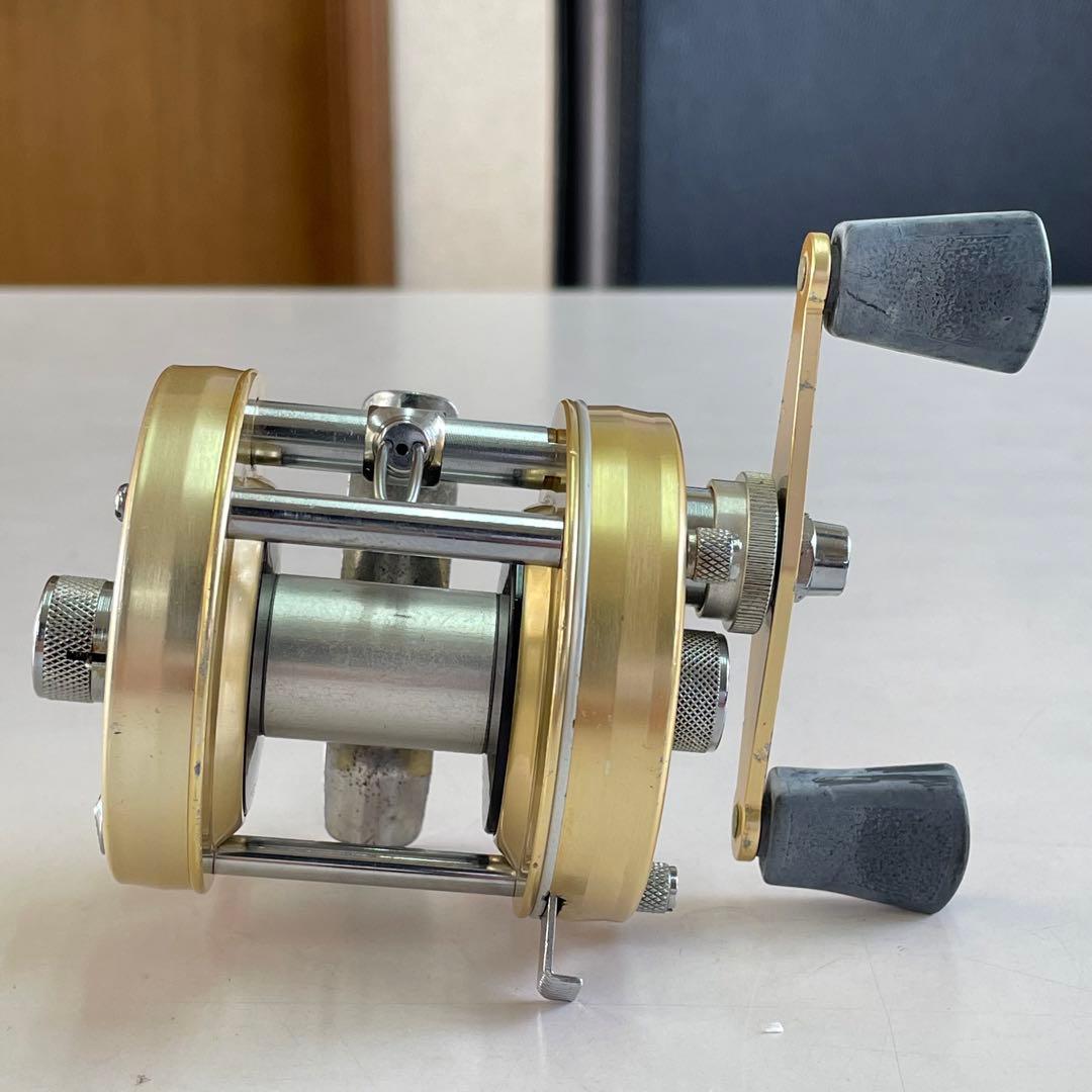 74年 ABU AMBASSADEUR 5000D シャンパン #741100