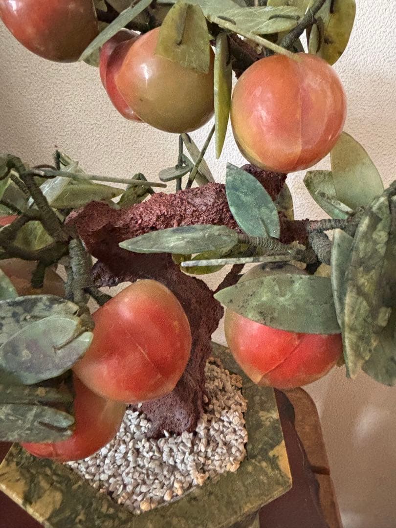 ☆値下げ！大特価！☆天然石の果物の木の置物