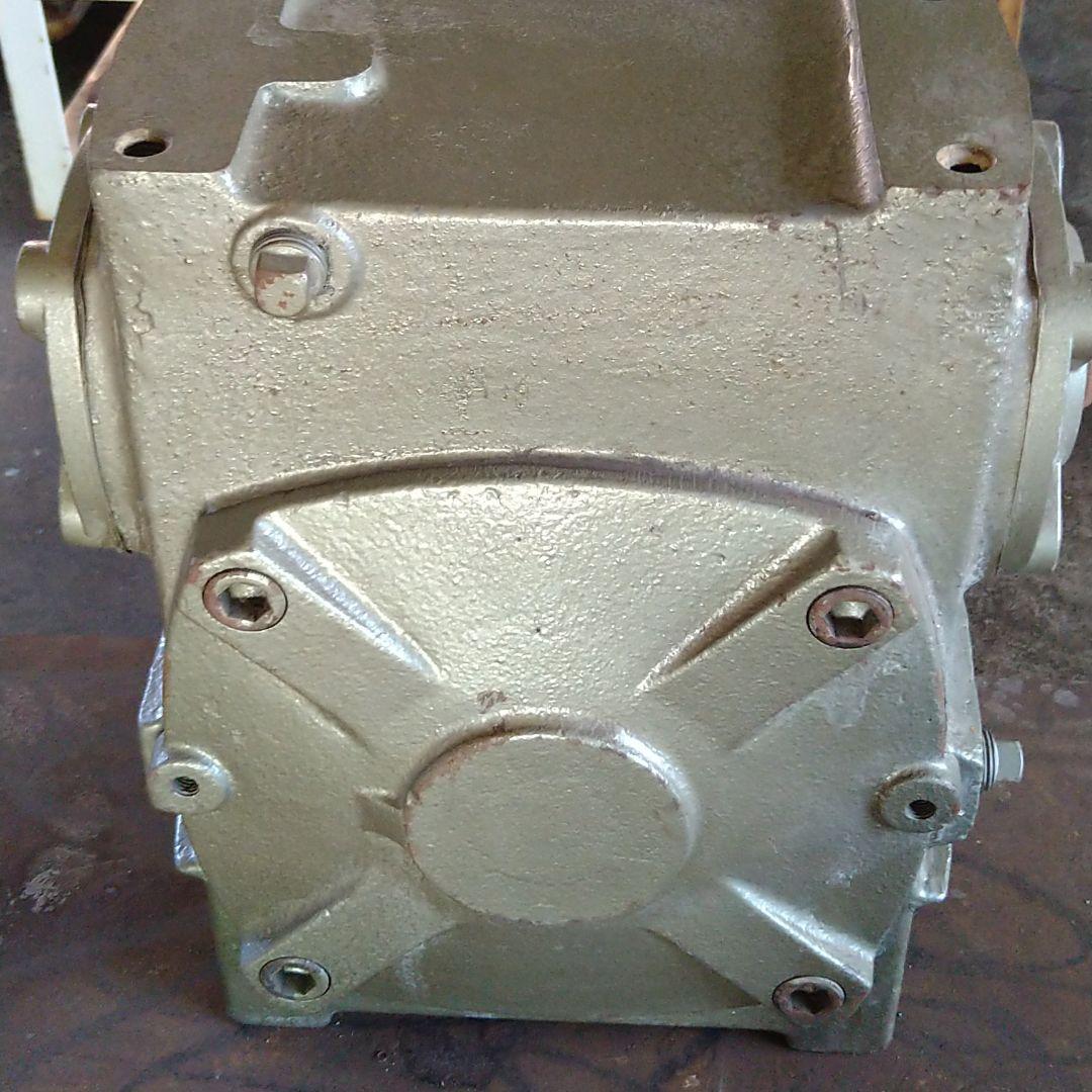 ウォーム減速機