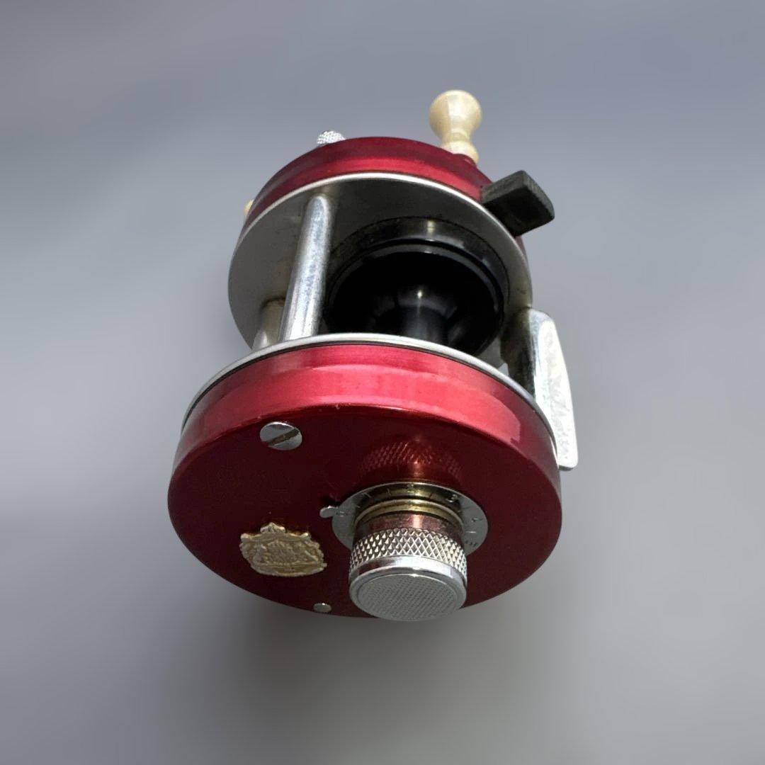 ABU 2500CIレッド　ワンオーナー超美品　試し投げ以降未使用