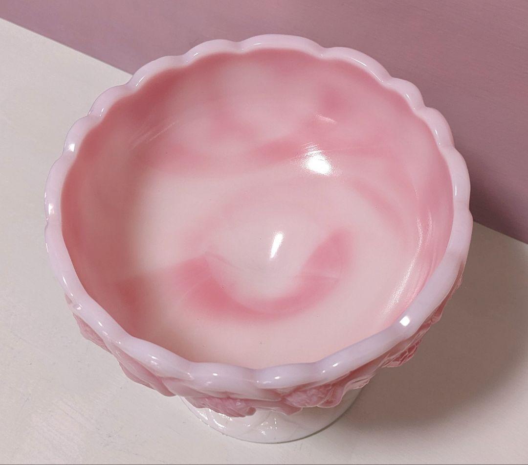 フェントン蓋付きミルクガラス