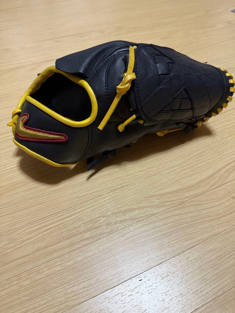 Nike 軟式グローブ 黒/黄色
