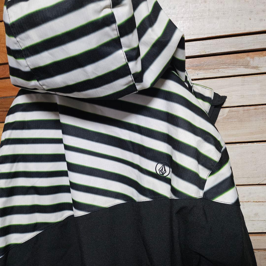 VOLCOM ボルコム スノーボード ウェア 黒×白 裏地起毛 ジャケット