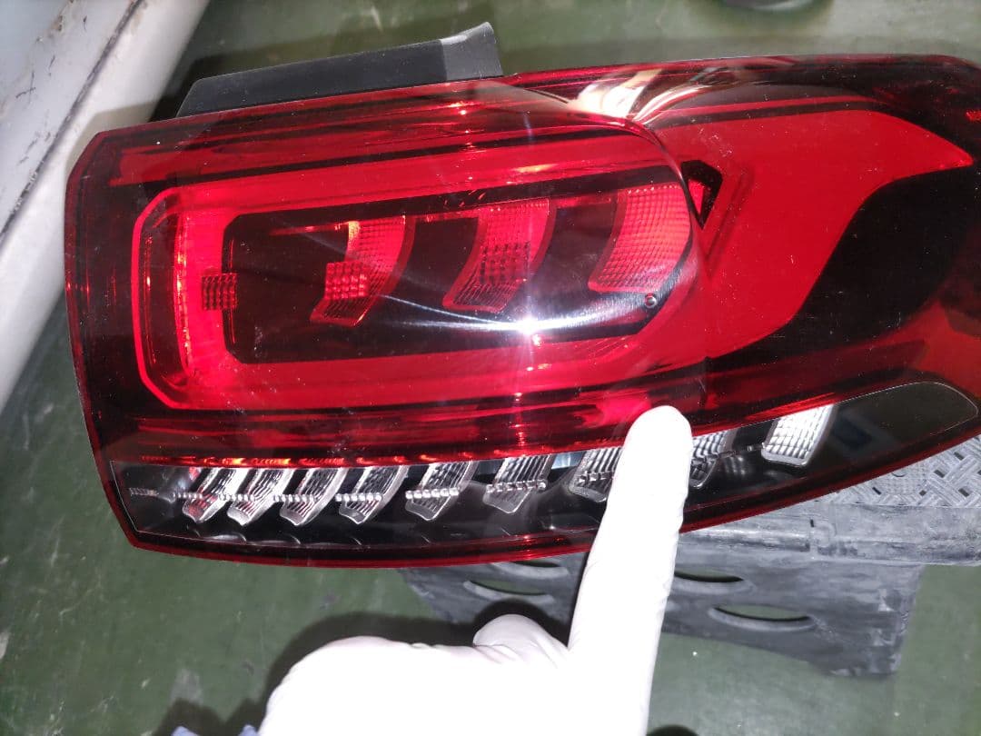 ベンツGLB 純正テールライト