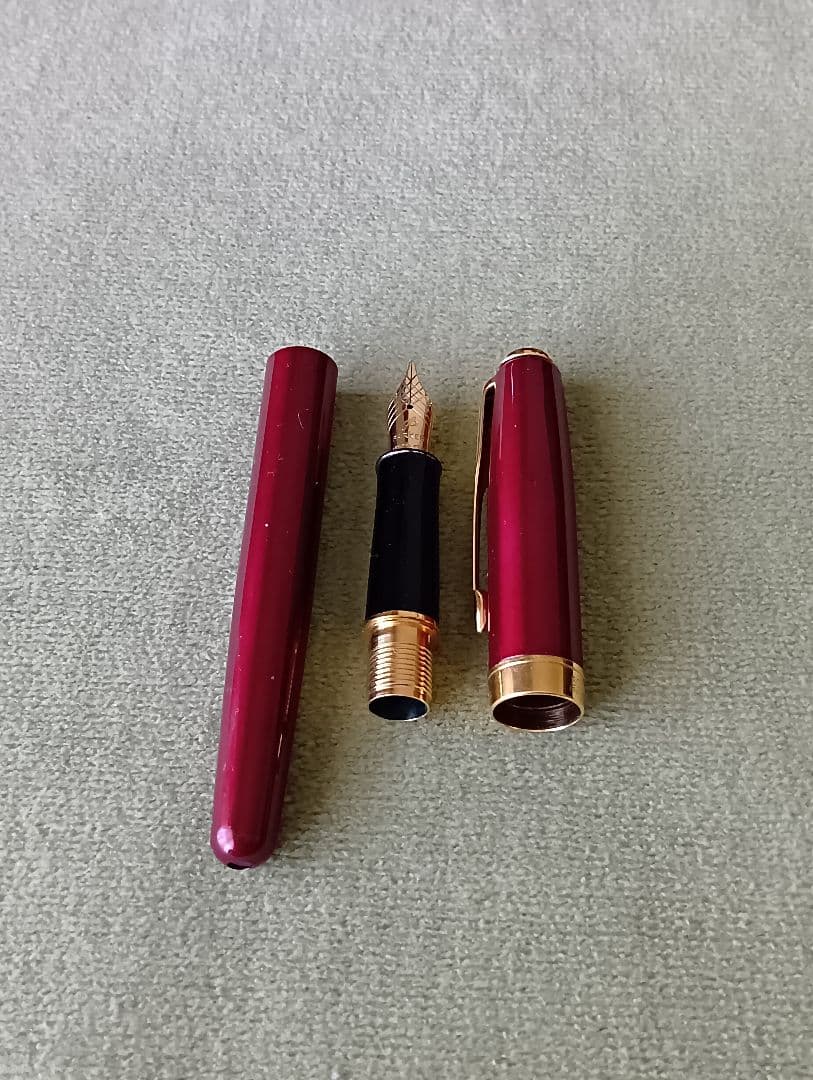 パーカー　SONNET　フランス　レッド 万年筆 ペン先18k