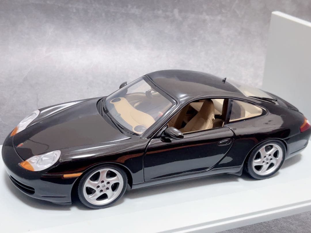 1/18 ポルシェ 911 ターボ (996) ブラック