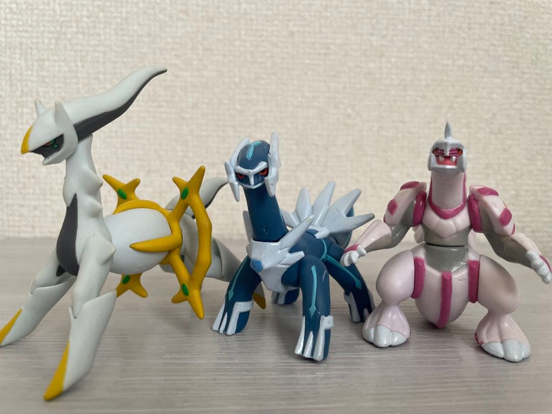 ポケモンフィギュア　アルセウス・パルキア・ディアルガ