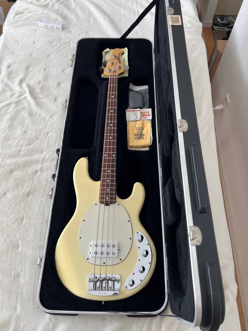 ベース MUSIC MAN StingRay USA