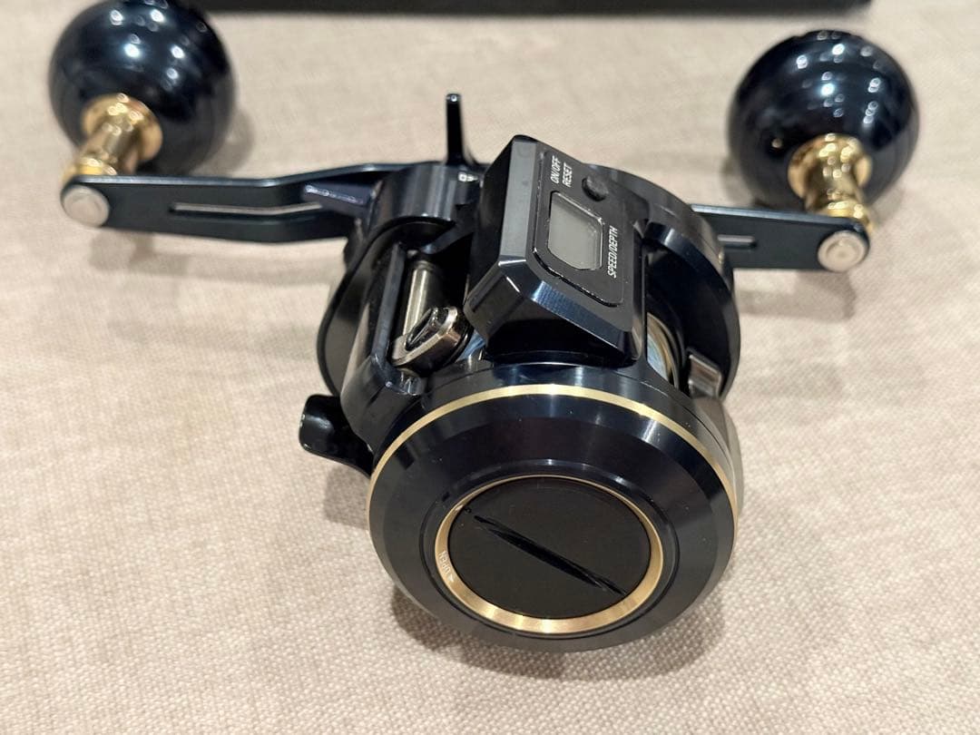 【美品】ダイワ 21ソルティガIC 100H-DH