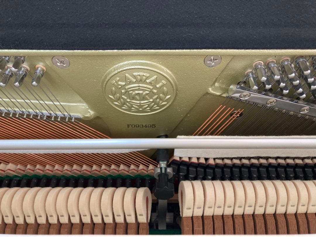 カワイ アップライトピアノ K300 （ホワイト）〜 黒鍵改良品 [黒檀]