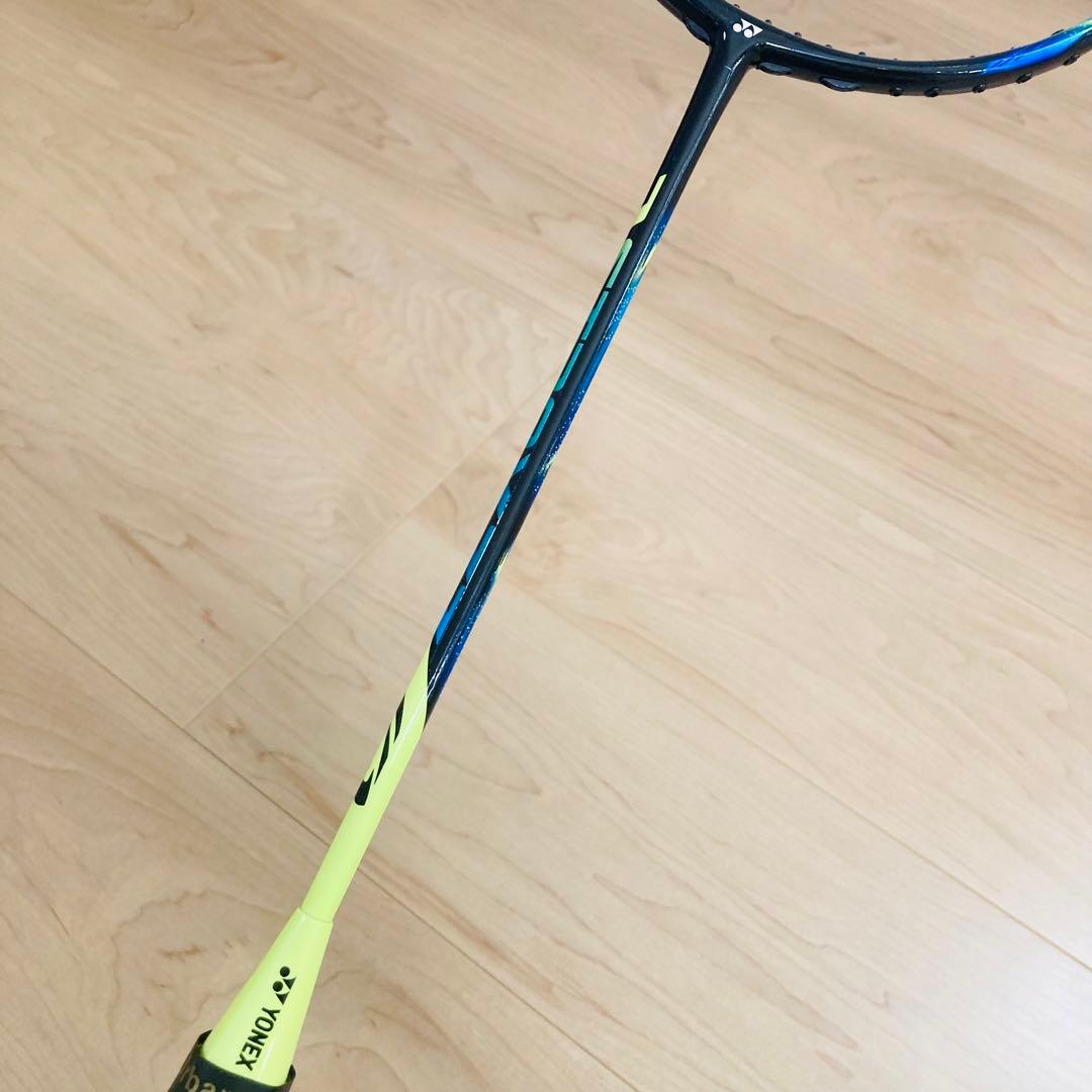 【匿名配送】★超美品★ASTOROX77 YONEX 4u G5 廃盤カラー