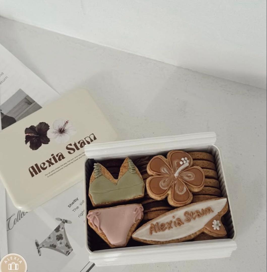 アリシアスタン　缶　クッキー　コラボ　クッキーマジック　ビキニ　水着　限定50