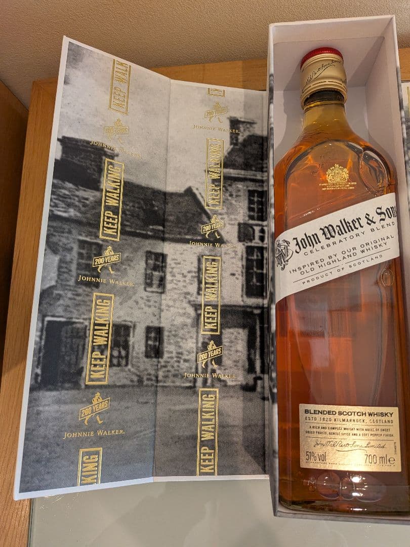 ジョン•ウォーカー&サンズ/200周年記念ボトル51％ 700ml （箱付き）
