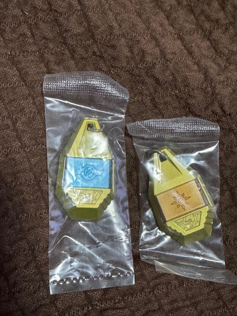 デジモンアドベンチャー メモリアルグッズ ガチャ タグ紋章 勇気友情 太一ヤマト