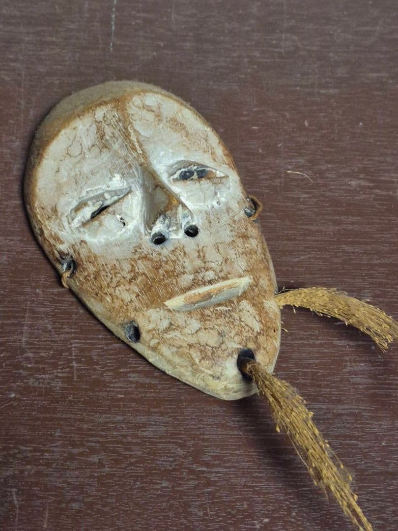 アフリカ　コンゴ　お面　マスク　民族　飾り　魔除け