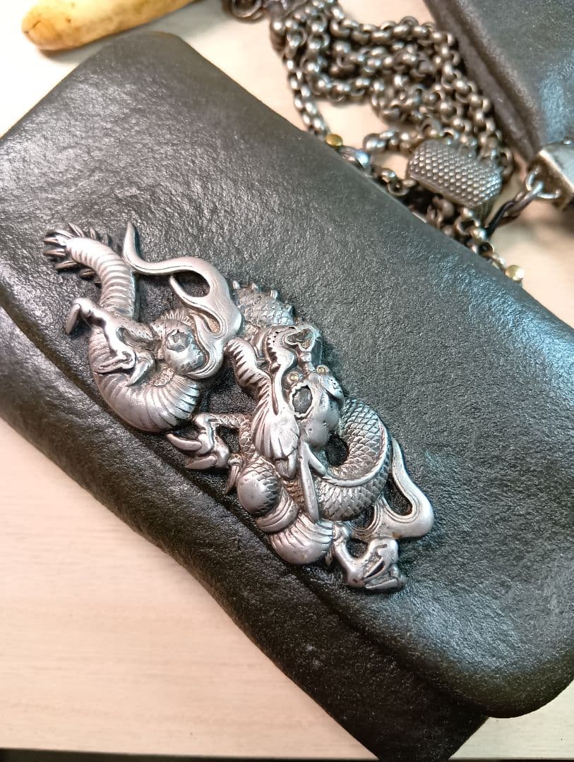 煙管入れ　龍前金具　極上美品金工梅金具根付