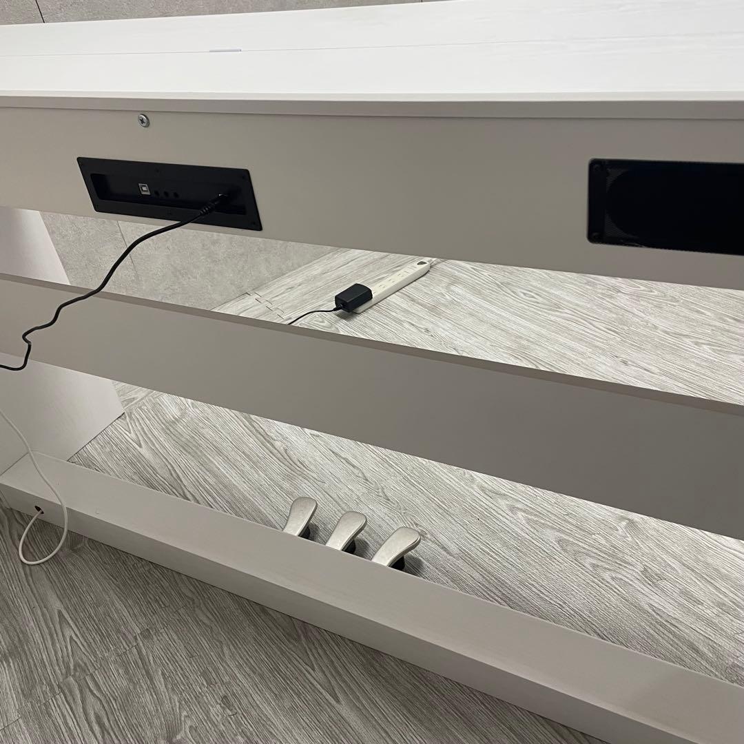 IKTMIアップライト型　88鍵盤電子ピアノ　ホワイト　直接引取歓迎　S1300