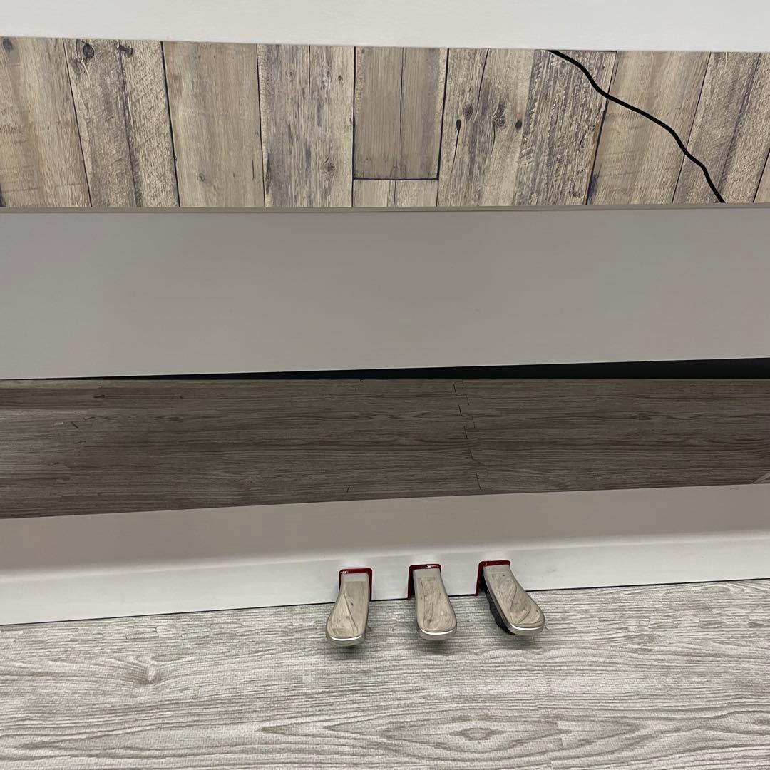 IKTMIアップライト型　88鍵盤電子ピアノ　ホワイト　直接引取歓迎　S1300