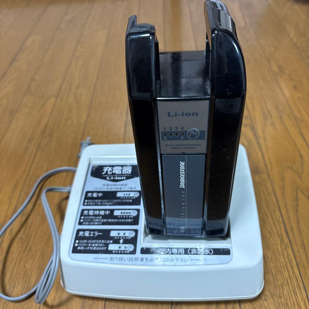 ブリヂストン　ヤマハ　純正バッテリーと充電器　セット　X83-33