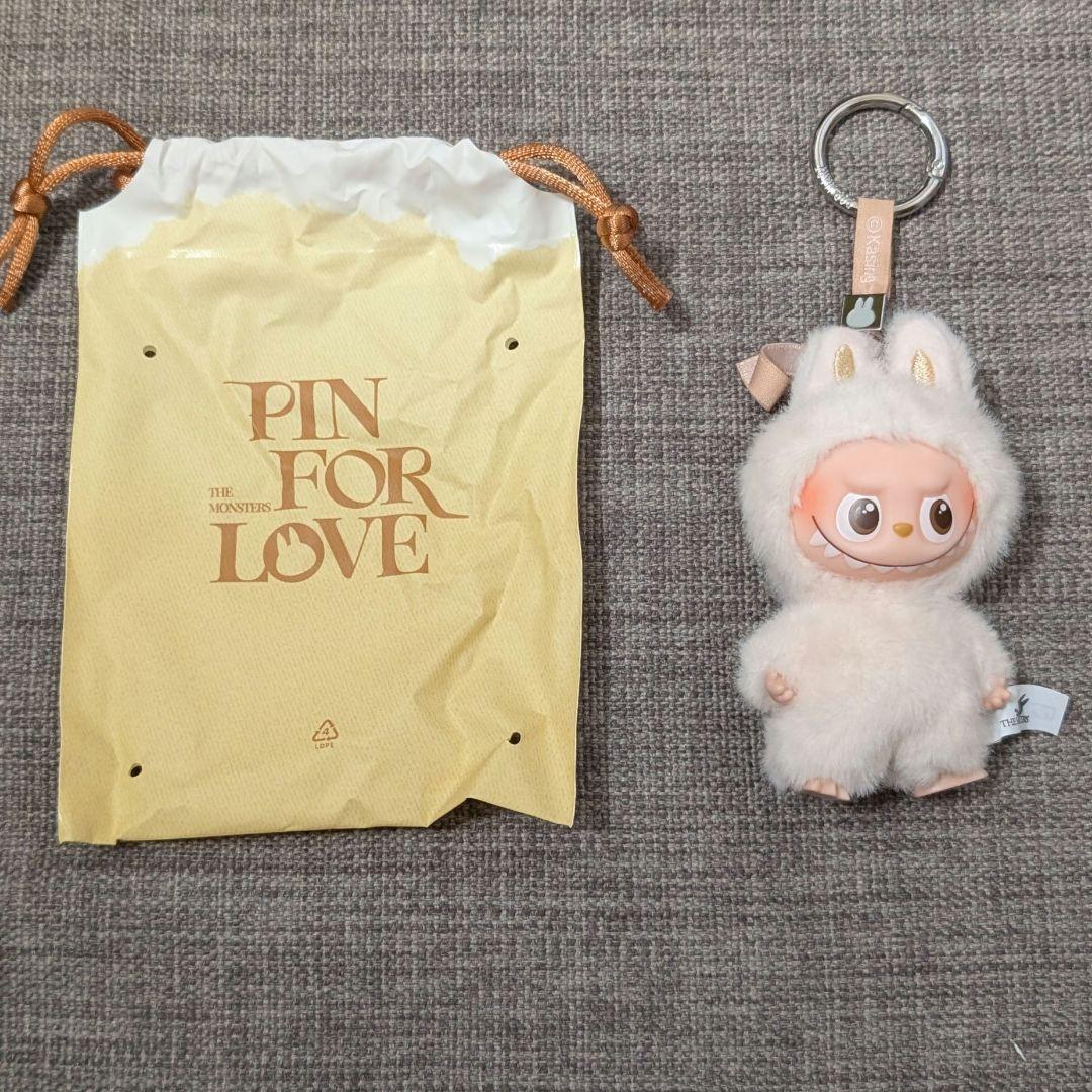 【正規品】 ラブブ ぬいぐるみ アルファベット PIN FOR LOVE 【A】