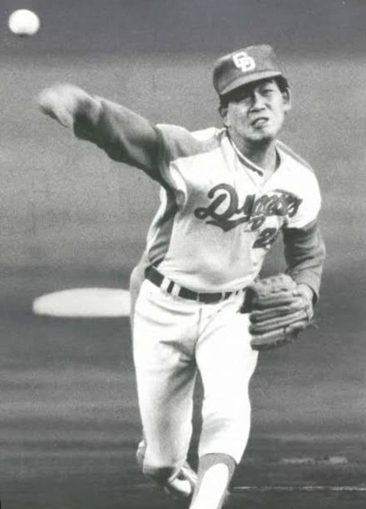 美津濃ワールドウィン硬式グローブ 中日ドラゴンズ鈴木孝政投手刺繍入り 赤カップ