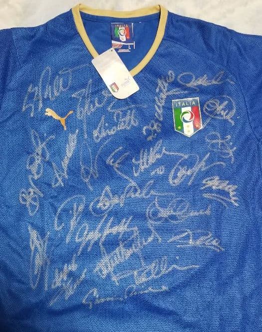 デルピエロ　ブッフォン　マルディーニ　カンナバーロ　他　直筆サイン　イタリア代表