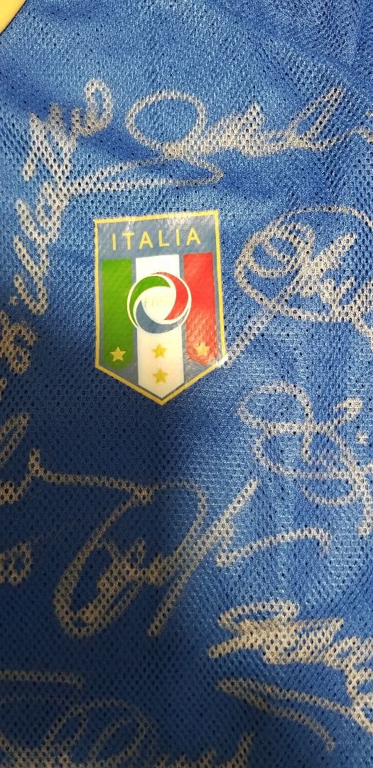 デルピエロ　ブッフォン　マルディーニ　カンナバーロ　他　直筆サイン　イタリア代表