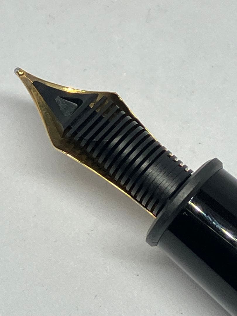 Montblanc モンブラン 金龍年 2000年 万年筆 未使用 M