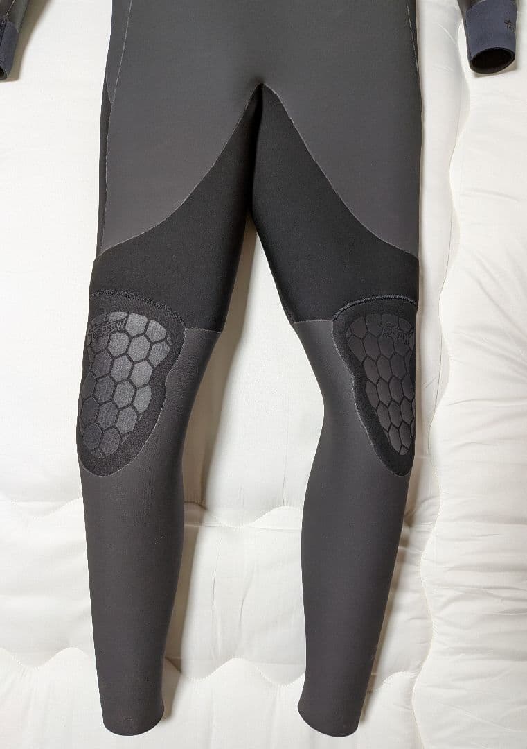 FELLOW セミドライチェストジップ ALL 3mm サイズMLB