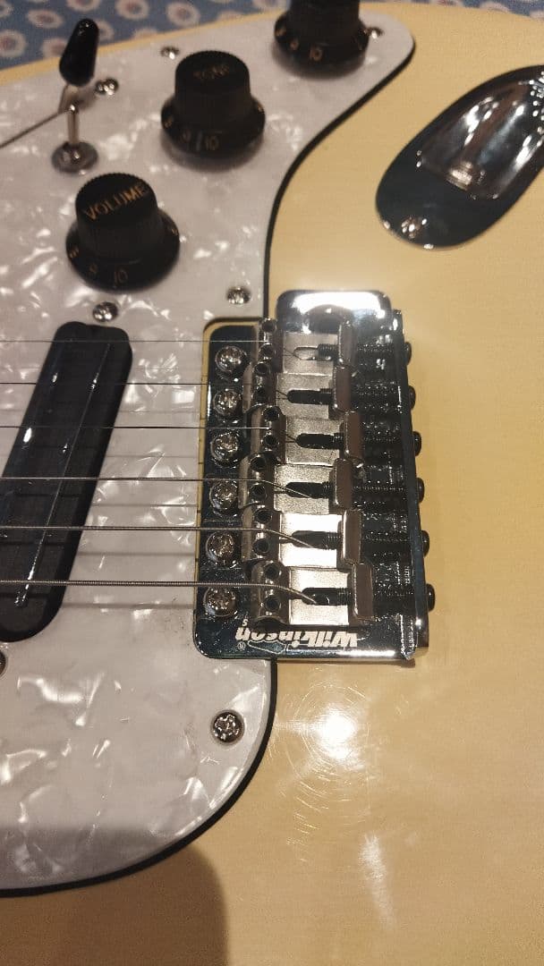 フェンダーネックとGFSボディアッセンブリ