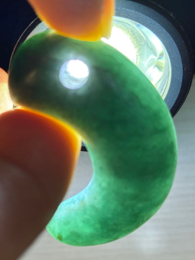 勾玉　翡翠　ヒスイ　縄文弥生期　出土品　宝石