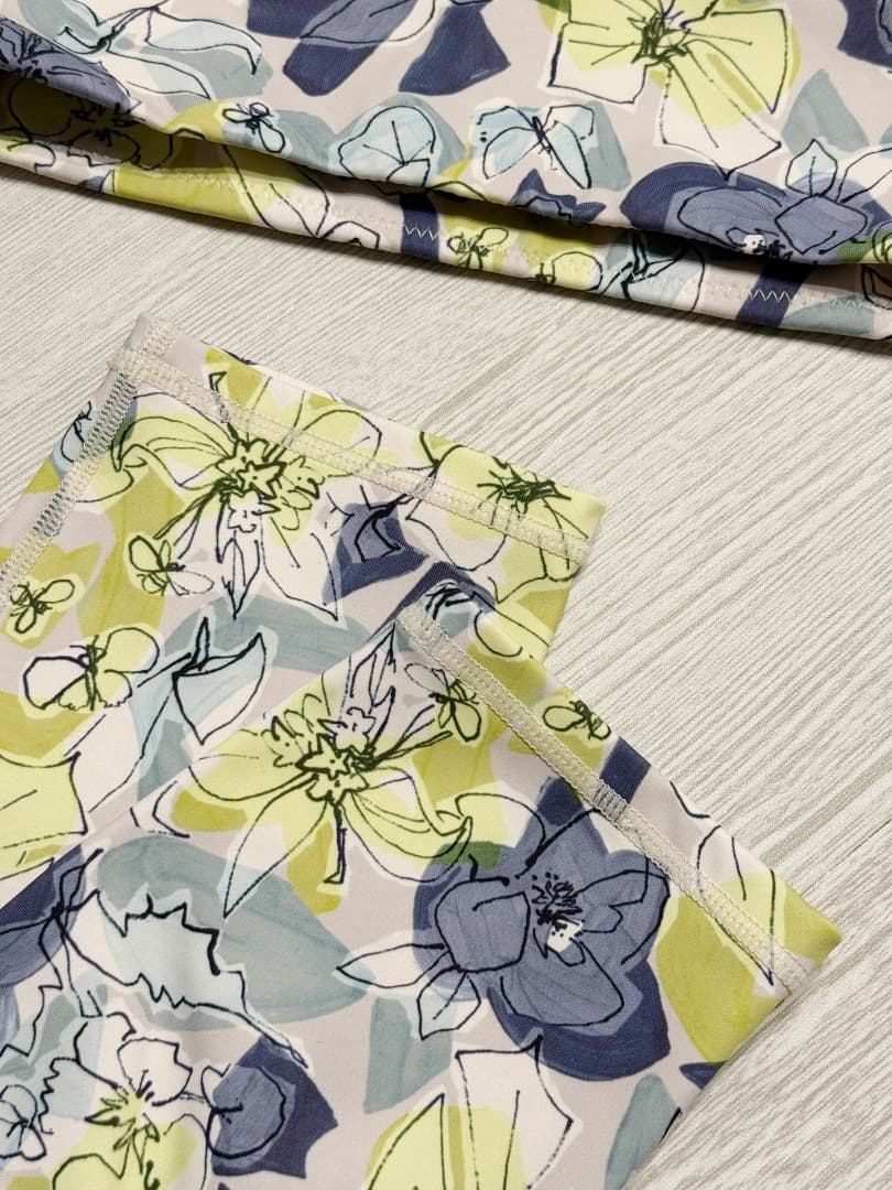 【美品】SUKALA 　ペイント風花柄　セットアップ　Mサイズ（SB）