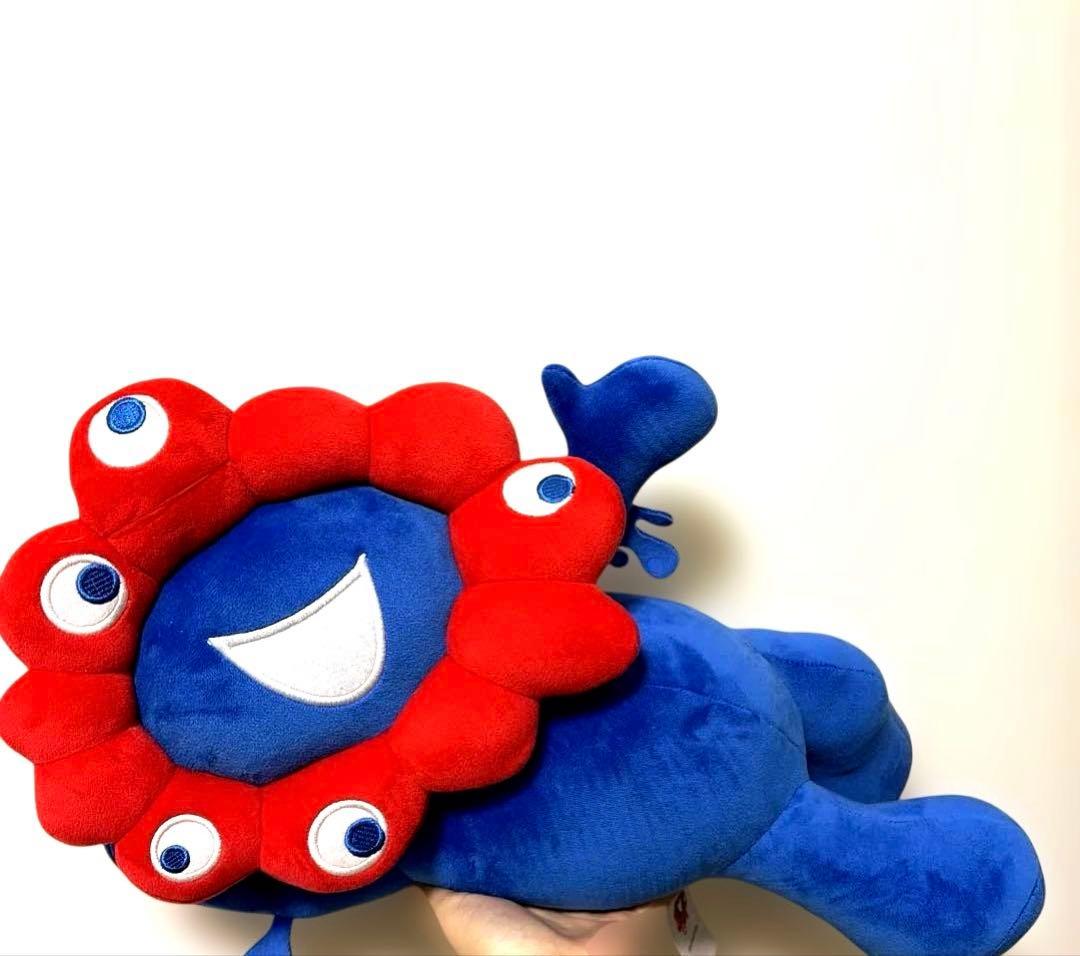 【2等】ミャクミャク 寝そべりぬいぐるみ 40cm