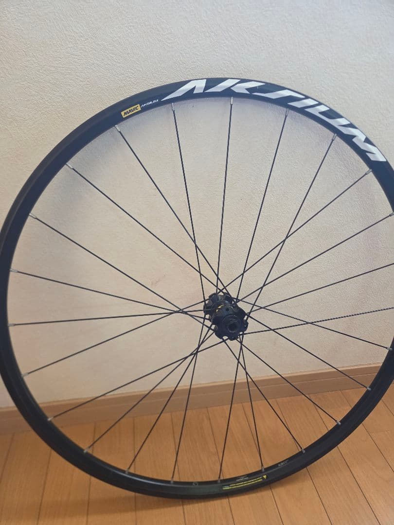 Mavic Aksium 700C disc クリンチャーホイール