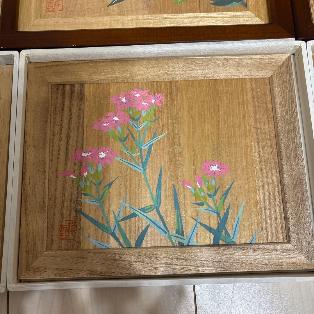 二枚折り屏風/桐板に12枚の草花