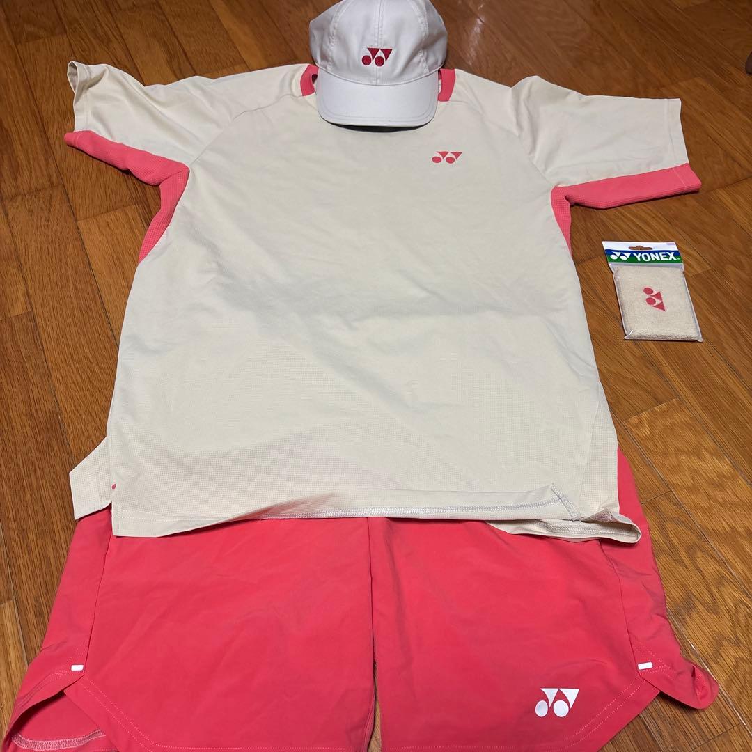 YONEX テニスウェアセット（Tシャツ、ショーツ、キャップ）キャスパー　ルード