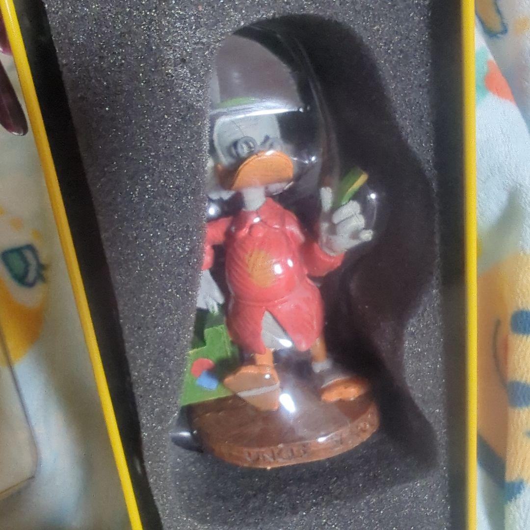 スクルージ☆シリアルナンバー入り フィギュア 缶バッジ