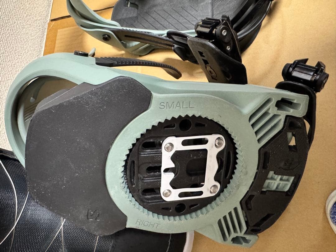 SALOMON スノーボードビンディング SMALL