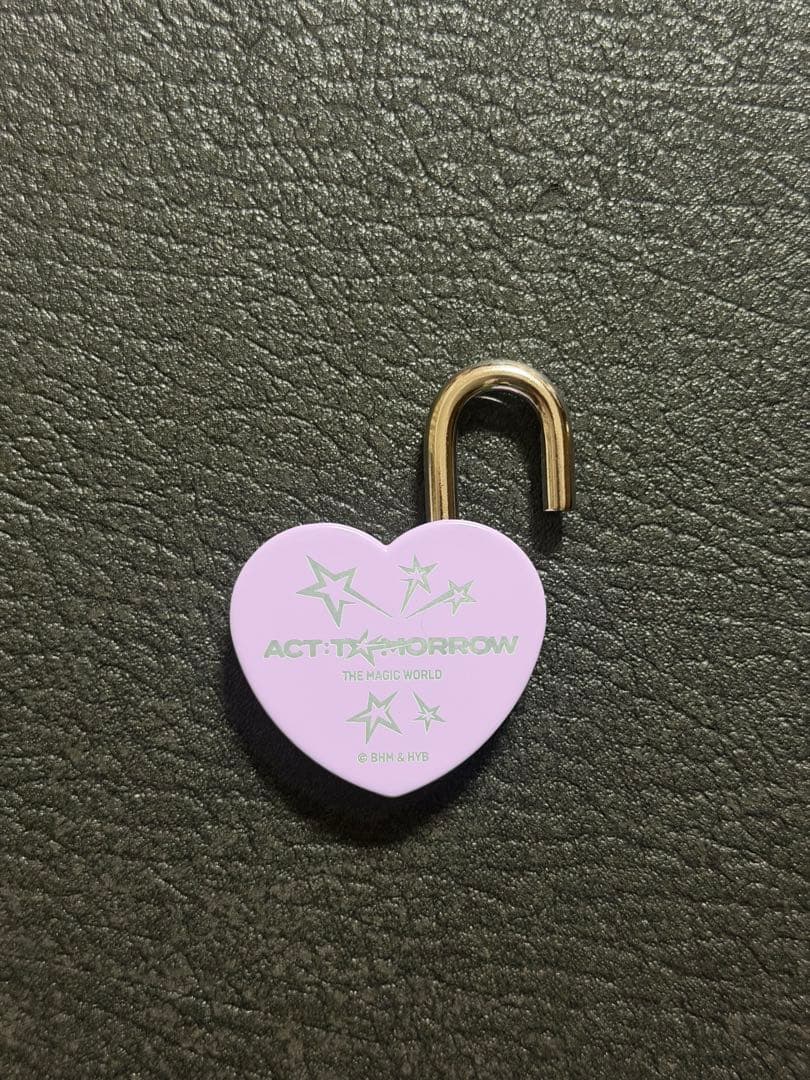 TOMORROW X TOGETHER TXTスカイビル　空中庭園　ハートロック