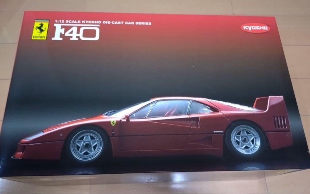 フェラーリ F40 1/12 ダイキャストカー