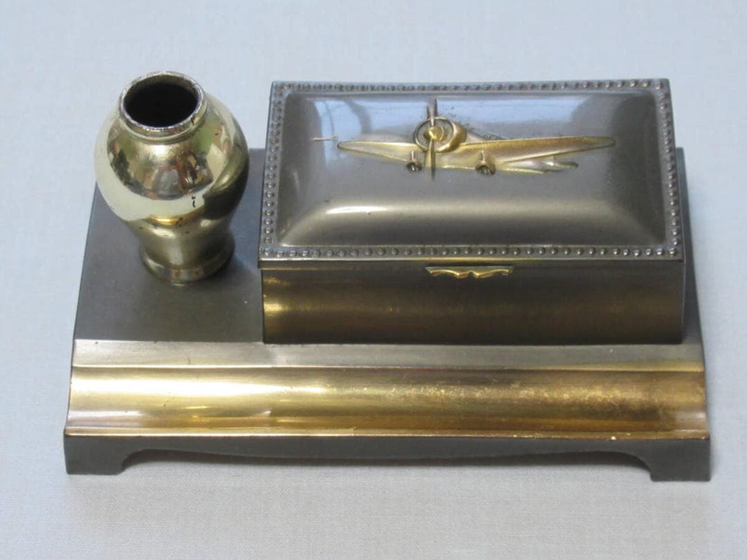 ◆極美品 昭和初期◆金属製 九六式艦上戦闘機が施された インク壺/インクスタンド