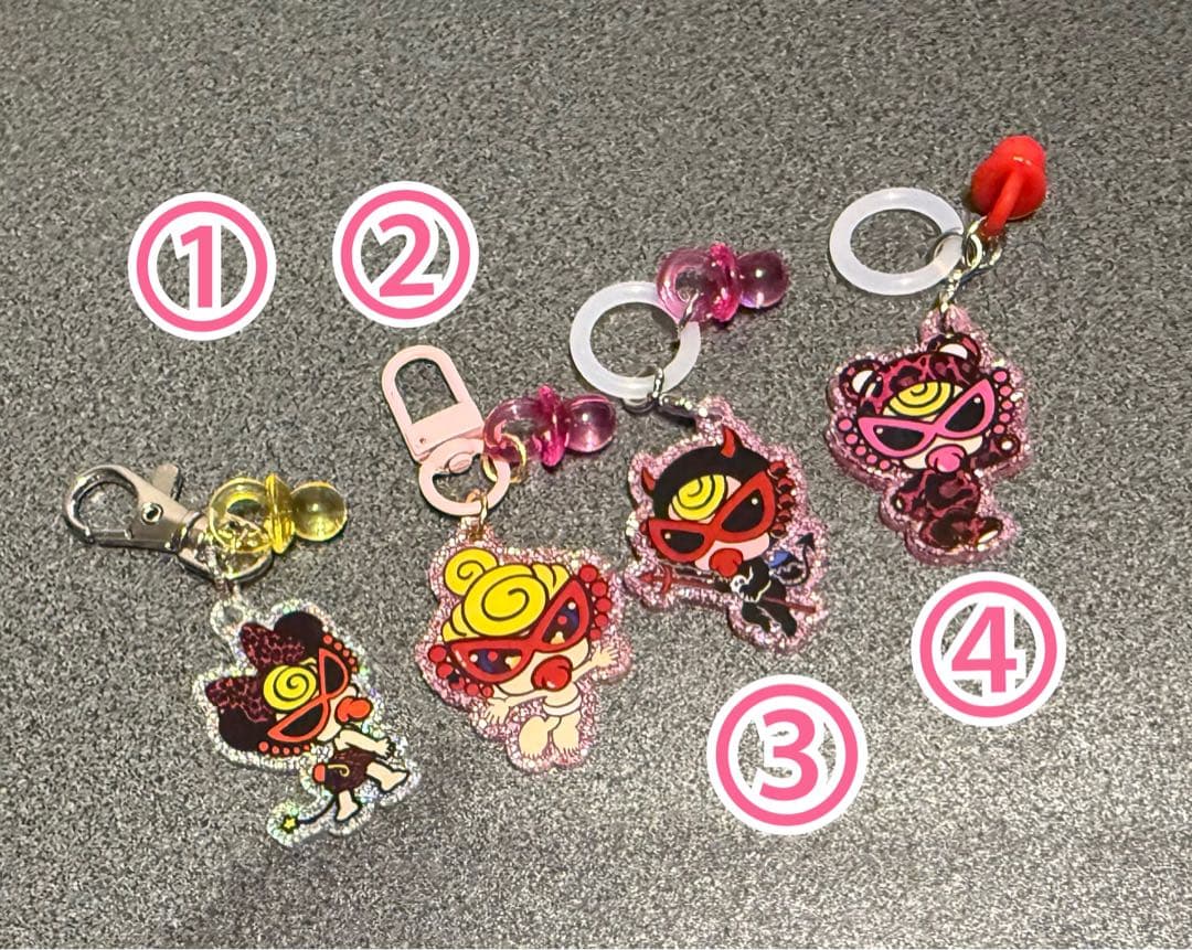 大人気 おしゃぶり キーホルダー めじるしチャーム