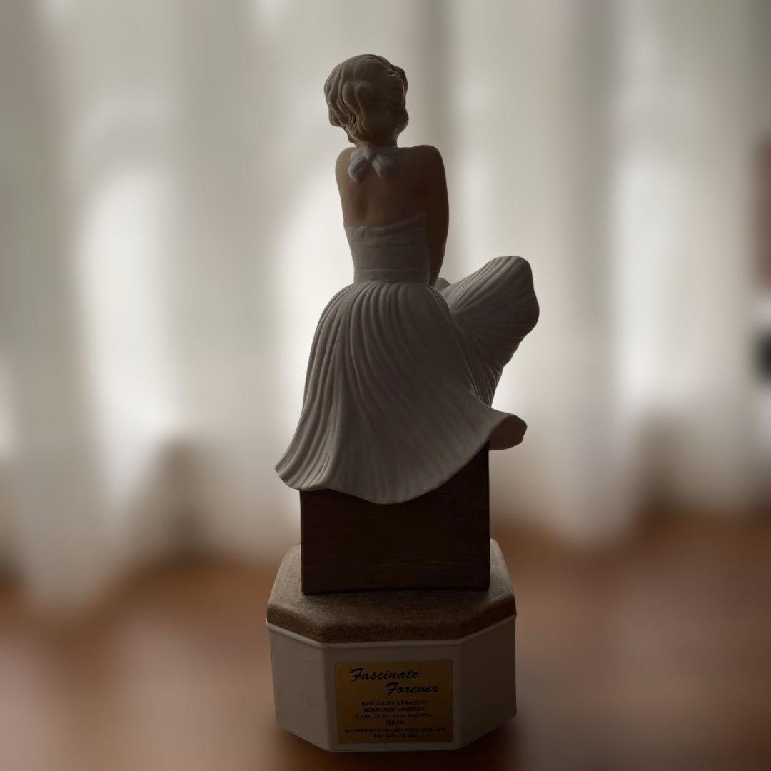 マリリンモンロー「七年目の浮気」陶器ボトル 開栓済