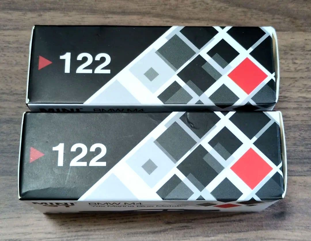 ミニカー MINI GT  M4 Yas Marina Blue llic