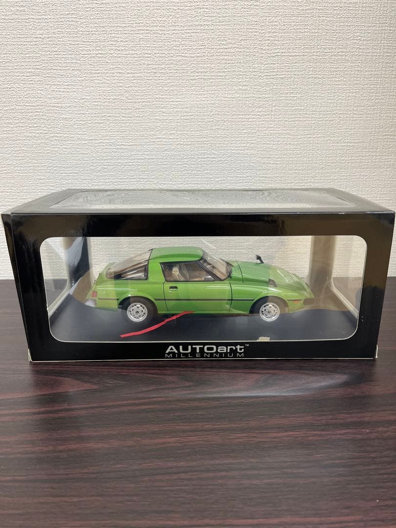 オートアート1/18マツダ サバンナRX-7 (SA) グリーン