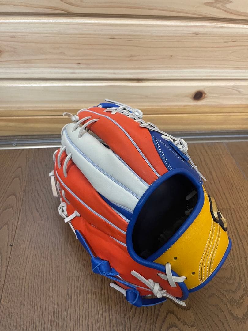 ミツワタイガー　軟式外野手用グローブ