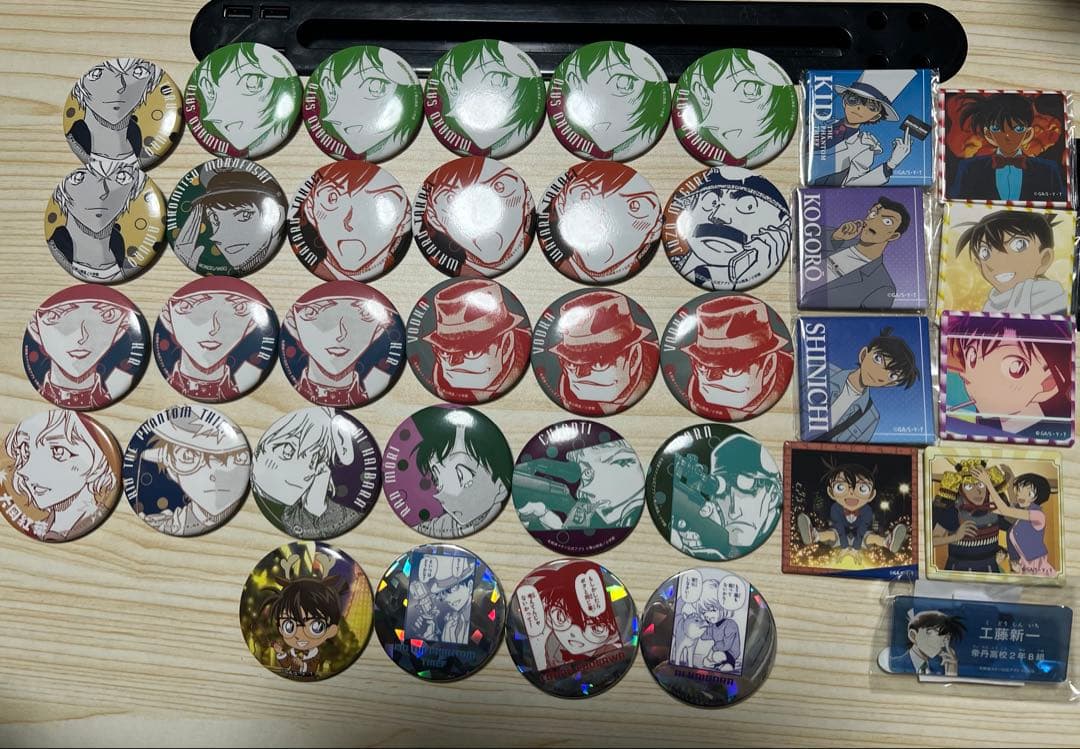 名探偵コナン 缶バッジ アクリルスタンド