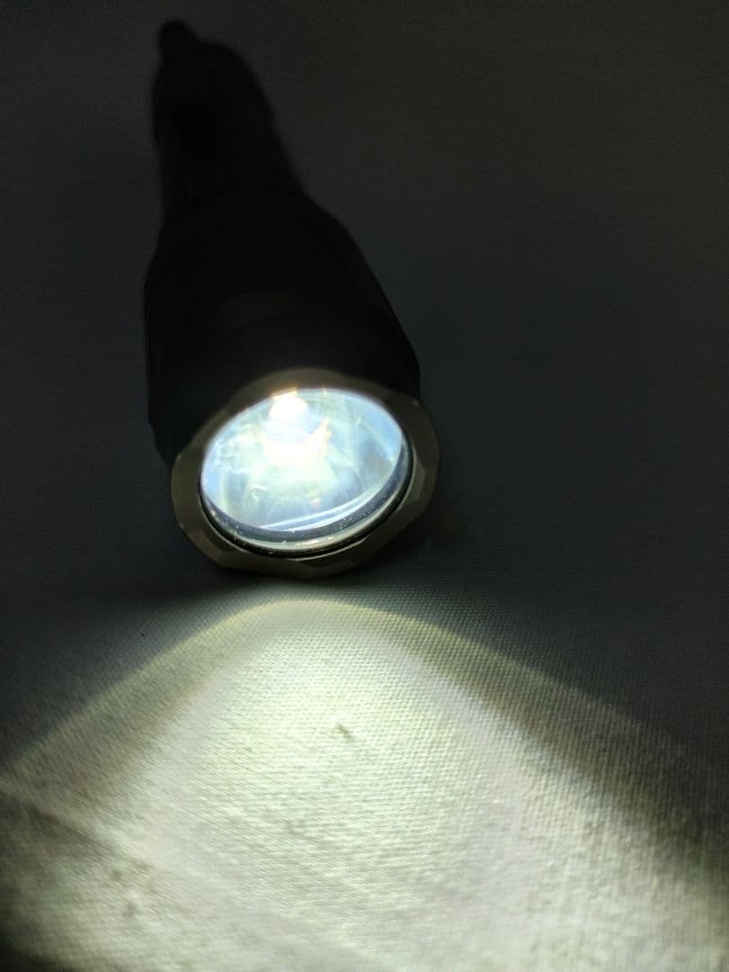 (J-30)SURE-FIRE LX2 LUMAMAXフラッシュライト　ユーズド