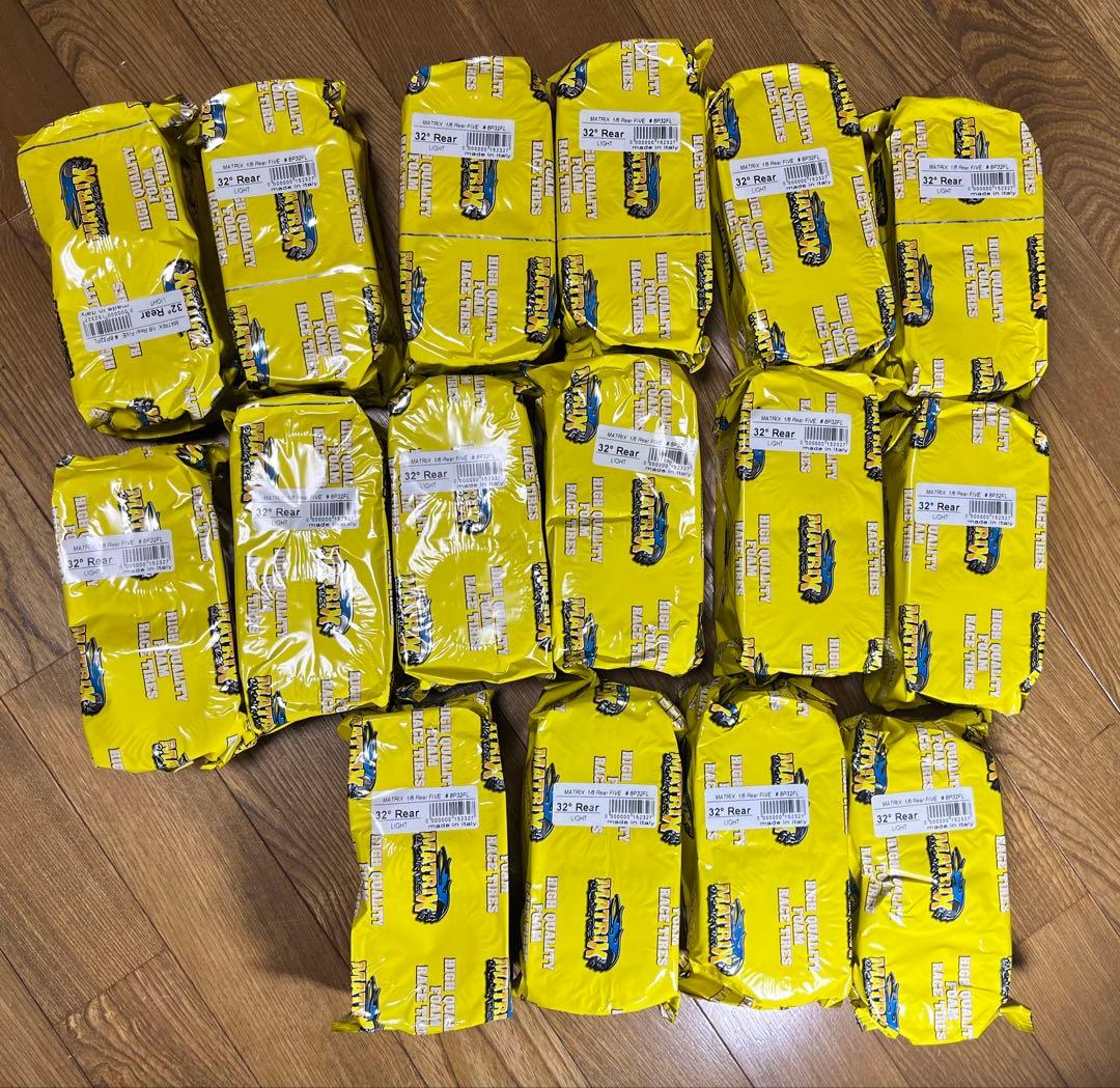 イタリア　マトリックス製　1/8GPレーシング　ホイール付タイヤ　29個　新品