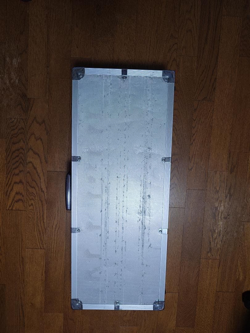 尺八ケース　アルミ製ハードケースです。